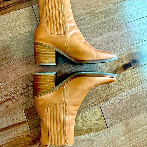 Silent D Naydo tan leather heeled chelsea boots Anthropologie 39 8.5 Free People - Picture 7 of 8